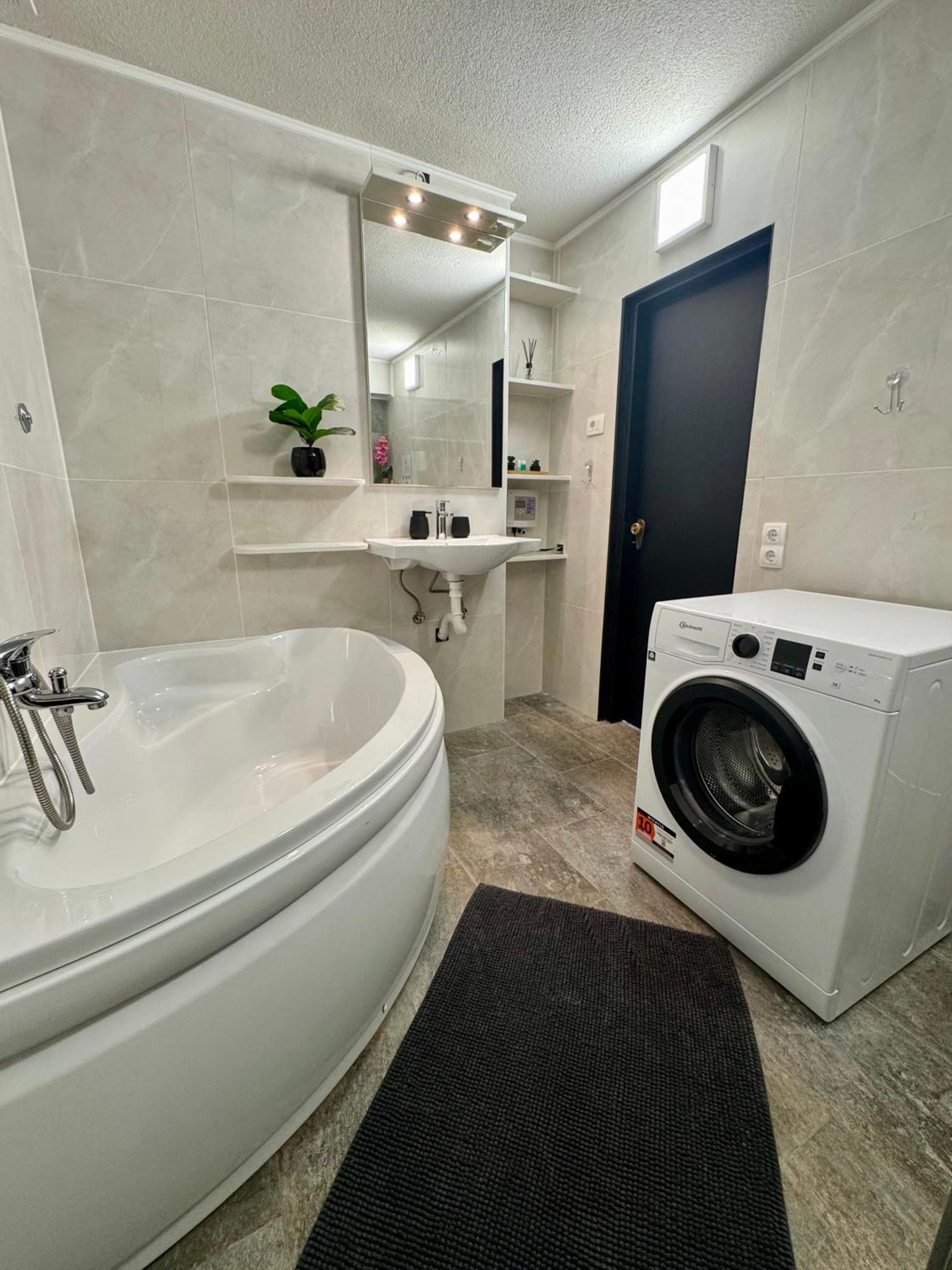 Apartment Urban Oasis Криквеница Екстериор снимка